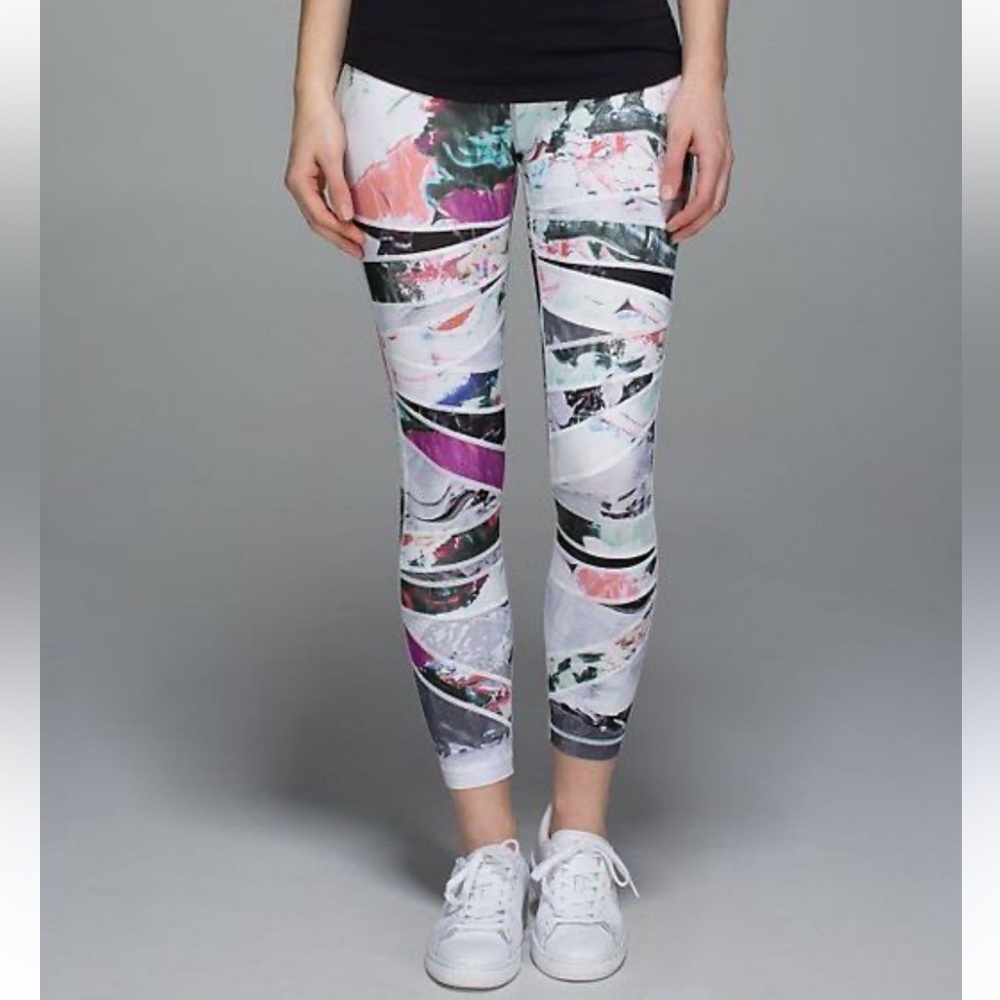 3 for $40 Lululemon High Times Pant Full on Luon Pigment Wave Multi  25” Size 8